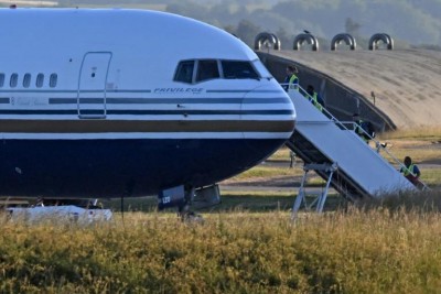 Rwanda - Royaume-Uni : L'avion affrété pour l'expulsion de migrants cloué au sol