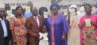 Togo-Côte d'Ivoire :  Remise de passeport à 189 réfugiés ivoiriens au Togo