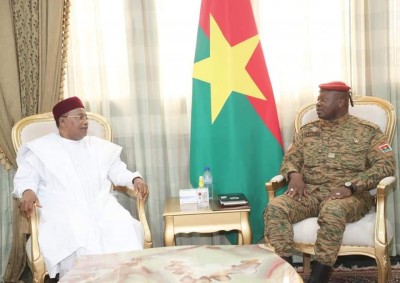 Burkina Faso : Le Médiateur de la Cédéao Mahamadou Issoufou salue l'ouverture au dialogue de la junte