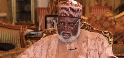 Nigeria :  L'ancien chef de l'Etat Abdulsalami Abubakar hospitalisé à Londres