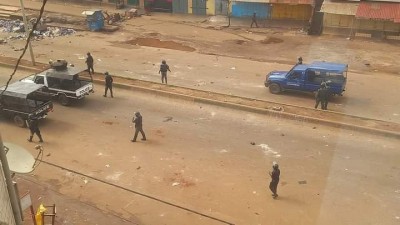 Guinée : Violentes manifestations à Conakry, 17 policiers blessés et des dégâts matériels enregistrés