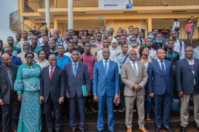 Côte d'Ivoire :    Incubateur de compétences en mathématiques et physiques, 34 étudiants de l'UFR des Sciences de mathématiques et de l'informatique sélectionnés pour la « Classe étoile »