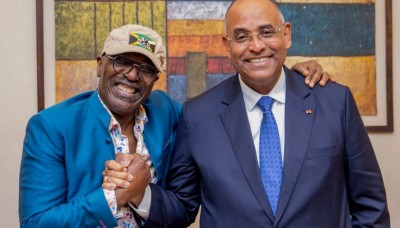 Côte d'Ivoire : Invitant Patrick Achi à son concert prévu ce vendredi, Alpha Blondy salue les performances économiques et les réalisations du Gouvernement