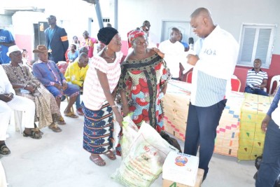 Côte d'Ivoire : Offrant des vivres à des associations, Katinan : « Moi je suis toujours contre le fait qu'on saute la misère pour aller construire un pont qui coûte 23 milliards »