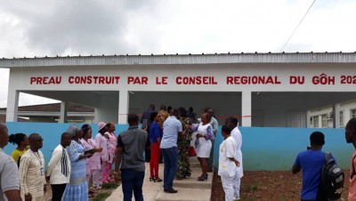Côte d'Ivoire : Gagnoa, pour sauver la vie des bébés et des mères, un préau construit à l'hôpital général du Gôh