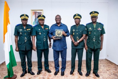 Côte d'Ivoire : « Prix National d'Excellence de la Bonne Gouvernance », le Ministère d'Etat, Ministre de la Défense lauréat de la première édition