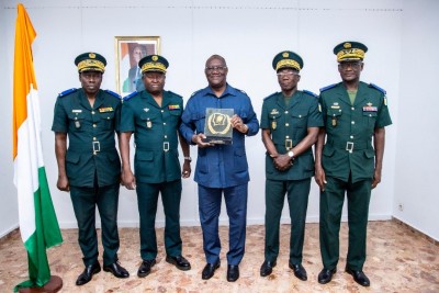 Côte d'Ivoire : « Prix National d'Excellence de la Bonne Gouvernance », le Ministère d'Etat, Ministre de la Défense lauréat de la première édition