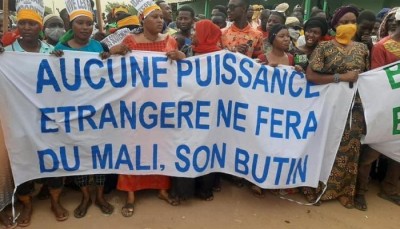 Mali : En pleine crise sécuritaire, des manifestants pro-junte exigent le départ «accéléré» de Barkhane dans 72 h à Gao