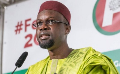 Sénégal : Présidentielle, Ousmane Sonko officialise sa candidature et affiche son soutien à Assimi Goïta