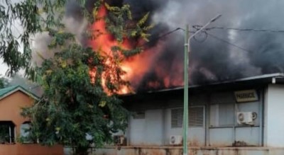 Burkina Faso : Sept civils tués dans l'attaque d'un convoi à Nadiabonli