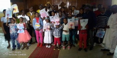 Cameroun : Polémique autour de la distribution des kits scolaires aux enfants des journalistes