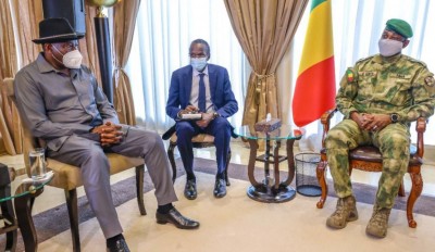 Mali: Goodluck Jonathan, le médiateur de la Cédéao en visite à Bamako pour un suivi de la transition