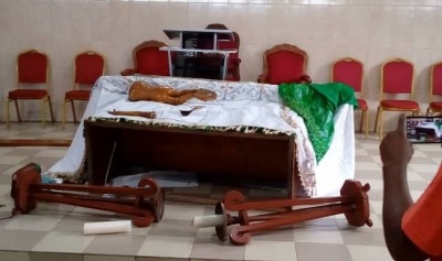 Côte d'Ivoire : Port-Bouët-Gonzagueville, l'Église catholique Saint-Louis de Degonzague vandalisée