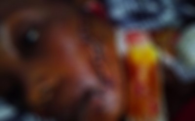 Côte d'Ivoire : Biankouma, pour une histoire de conflit foncier, il fait irruption nuitamment dans la maison d'une femme cinquantenaire et lui assène plusieurs coups de machette