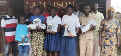 Côte d'Ivoire :    Niakara, Dr Guibessongui distribue des fournitures scolaires aux majors du premier et second cycle de tous les niveaux