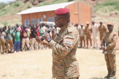 Burkina Faso : Le Président Damiba remonte le moral de la troupe à Djibo, après l'attaque de Gaskindé