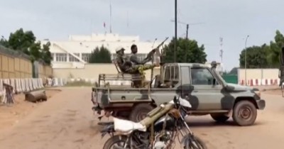 Burkina Faso : Ouagadougou, des manifestants réclament son départ, Damiba invite les populations à observer la plus grande prudence