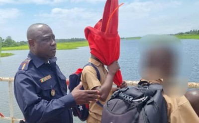 Côte d'Ivoire : Grand-Bassam, pour 5000 FCFA un élève se jette dans la lagune, plus de peur que de mal