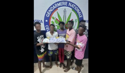 Côte d'Ivoire : La Gendarmerie interpelle six individus avec des faux billets de Banque en coupures de 10.000 et 304 puces de téléphones