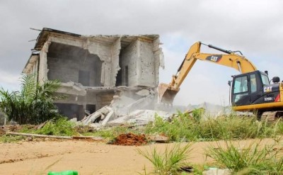 Côte d'Ivoire : Cocody, un bâtiment R+1, érigé sans permis de construire démoli