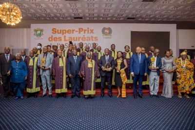 Côte d'Ivoire : Prix ASCAD 2022, hommage à  Ouattara pour son brillant cursus universitaire, sa solide expérience professionnelle et sa carrière politique exceptionnelle