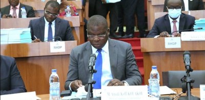 Côte d'Ivoire : Présentant son budget de l'année 2023, Amédé Kouakou relève les difficultés qui ont freiné la bonne exécution des projets