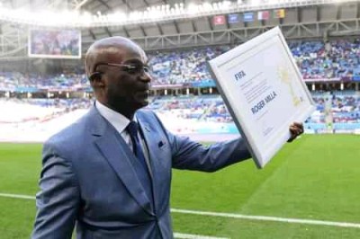 Cameroun : Roger Milla honoré par la FIFA pour le record du buteur le plus âgé en coupe du monde