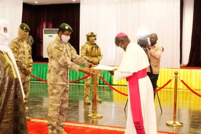 Côte d'Ivoire-Mali : Le Nonce Apostolique Mgr Mambé Jean Silvain Emien a présenté ses lettres de créances à Assimi Goïta