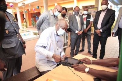 Côte d'Ivoire : Laurent Gbagbo s'est inscrit sur la liste électorale, que va faire le CEI ?