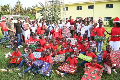 Côte d'Ivoire : Fête de Noël, les pensionnaires de la Case des Enfants du Plateau reçoivent de nombreux cadeaux