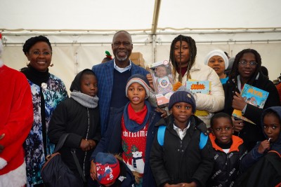 Côte d'Ivoire - France :  « Noël en Livre pour les enfants », 600 jouets et livres distribués aux enfants de la diaspora au cours du Premier arbre de Noël de l'ambassade de Côte d'Ivoire à Paris