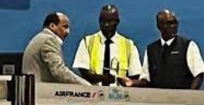 Mauritanie : L'ex-Président Mohamed Ould Abdel Aziz bloqué à l'aéroport