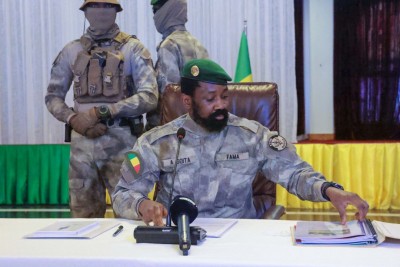 Mali : Communiqué N°043 du 06 janvier 2023 du Gouvernement de la Transition relatif à la grâce présidentielle accordée aux 49 Ivoiriens condamnés par la justice malienne
