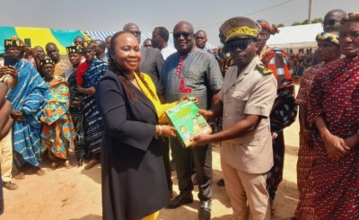 Côte d'Ivoire : Tiébissou, plusieurs manuels scolaires d'un coût global de 3,8 millions Fr distribués par le PAGDS financé par la Banque Mondiale