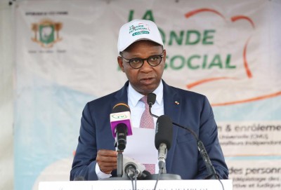 Côte d'Ivoire : Adama Kamara lance le nouveau dispositif de production des cartes CMU en moins de dix minutes