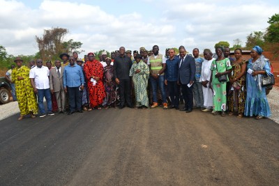 Côte d'Ivoire : Travaux de bitumage des axes Tiébissou - Béoumi en passant par Sakassou, Sidi Touré séduit par l'important travail de son collègue Amédé Kouakou