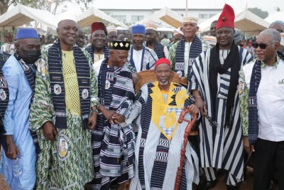 Côte d'Ivoire : Bouaké, le patriarche de la communauté Sénoufo de Korhogo intronisé en présence du Ministre Amadou Koné