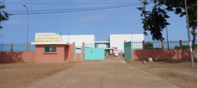 Côte d'Ivoire :    San-Pedro, inauguration du Tribunal de Première Instance et de la Maison d'Arrêt et de Correction par Sansan Kambilé, le vendredi 24 février