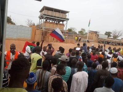 Burkina Faso : Des manifestants invitent l'armée française à accélérer leur retrait du pays