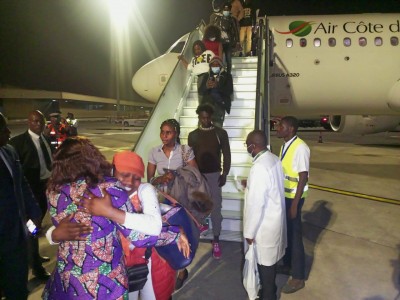 Côte d'Ivoire : Rapatriement volontaire des Ivoiriens vivant en Tunisie, une 2ème vague de 154 personnes dont 11 enfants ont regagné Abidjan
