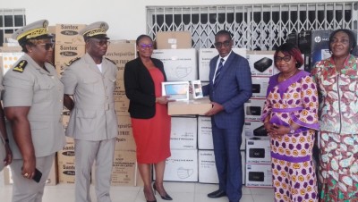 Côte d'Ivoire : Gbêkê, l'UNFPA dote des structures sanitaires en matériels et équipements médicaux