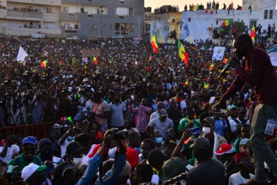 Sénégal :  La coalition Yewwi Askan Wi draine des milliers de partisans en soutien à Ousmane Sonko