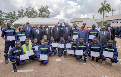 Côte d'Ivoire :    Formation par apprentissage, 1000 jeunes initiés à une vingtaine de métiers à l'Académie régionale des Mers ont reçu leurs diplômes en présence de Patrick Achi