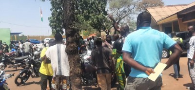 Côte d'Ivoire : Korhogo, manifestation des commerçants devant la préfecture pour protester contre leur déguerpissement