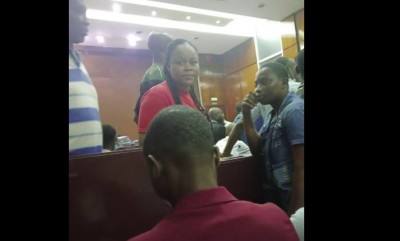 Côte d'Ivoire : Après un mois de détention, les 26 « accompagnateurs de Pickass », condamnés en appel à 24 mois de prison avec sursis, rentrent donc chez eux