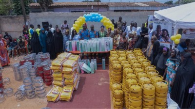 Côte d'Ivoire : Divo, la jeunesse unie célèbre les femmes avec la Diva Oumou Sangaré