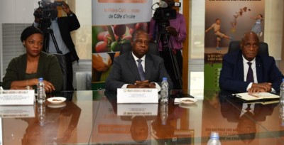 Côte d'Ivoire : Le Conseil Café-Cacao et un chocolatier américain s'engagent à  sortir 20.000 cacaoculteurs ivoiriens de la précarité financière