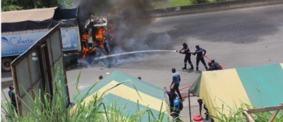 Côte d'Ivoire : Cocody, incendie d'un camion transportant l'eau minérale, plus de peur que de mal