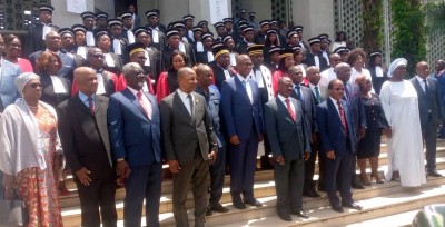 Côte d'Ivoire : Prestation de serment de 44 nouveaux auditeurs de justice dont militaires, l'Avocat général les invite à l'humilité