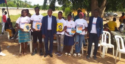Côte d'Ivoire : A la veille des examens de fin d'année, une tournée pour expliquer aux élèves les conséquences des réseaux sociaux sur leur  rendement